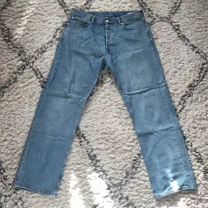 Näst intill helt nya Weekday jeans size 32/32