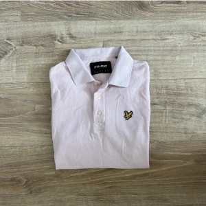 Lyle scott piké  - En snygg lyle scott piké i toppen skick 