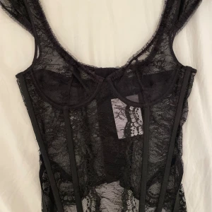 Spetskorsett - Jättefin spetskorsett från zara med lappar kvar⭐️storlek xs/s o 75B