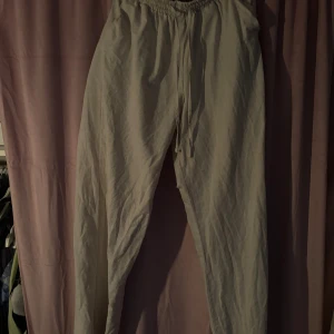 Linnebyxor  - Super fina linnebyxor från madlady, använd fåtal gånger 