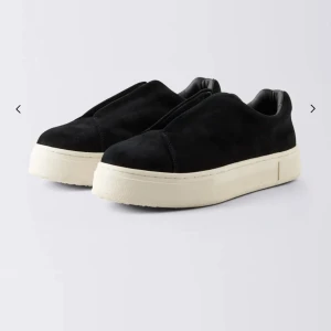Eytys - Doja Sneakers från Eytys. Köptes för en månad sen. De har använts 2 gånger. Kartong medföljer. Köptes för 2000kr. 