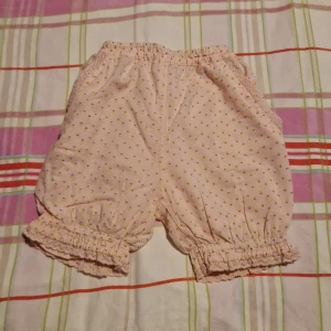 Babybyxor stl 68 NOA NOA - Rosa babybyxor. Stl 68 / 6  månader. Av NOA NOA. 