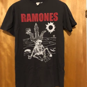 Tshirt klänning  - Aldrig använd  Oversized xs