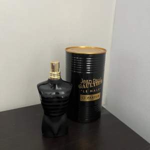 Hej, säljer nu samples av min jean-paul gaultier le male le parfum! | 2ml: 69kr 5ml: 149kr | Hör av er vid minsta fundering/ intresse i flera varor!