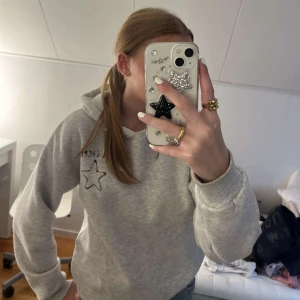 Grå Ma Cherie hoodie  - Säljer denna populära grå Ma Cherie hoodie från Gina Young💞 Kommer inte till användning, bra skick💞 Pris kan diskuteras💞