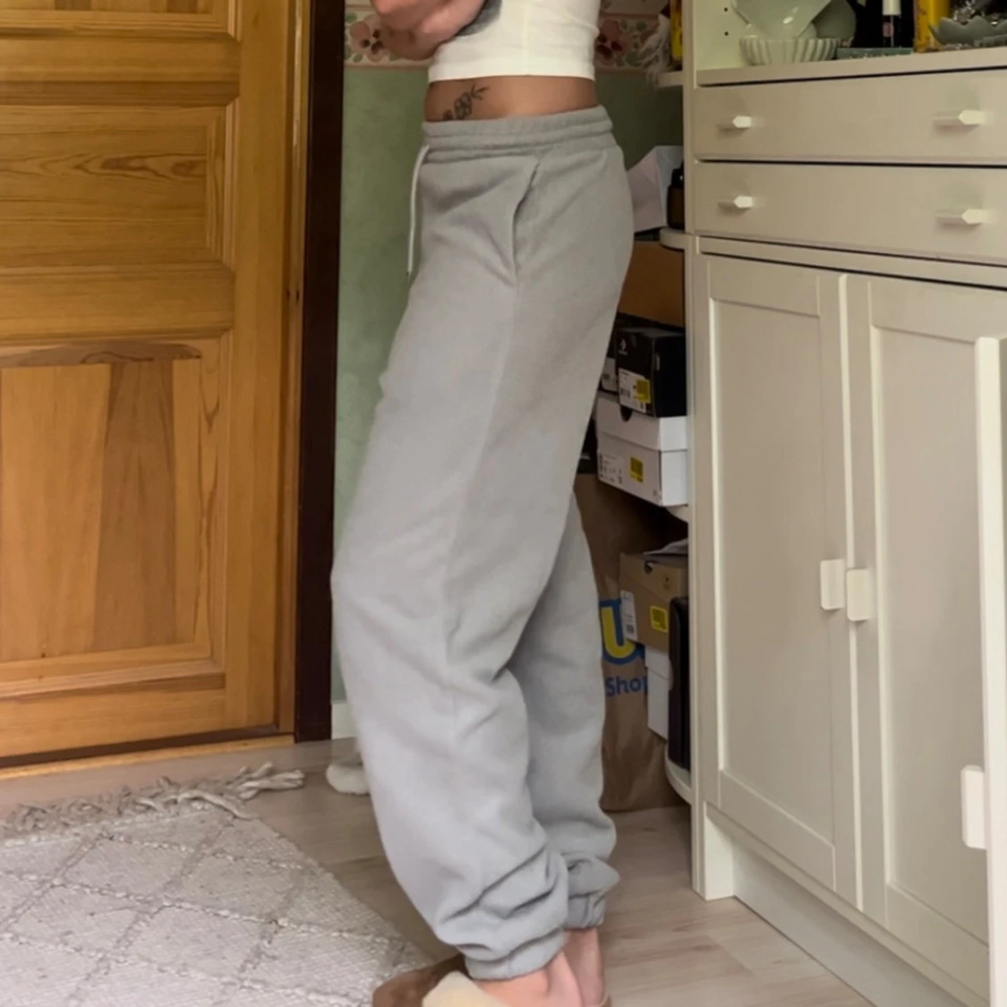 Gråa mjukisbyxor - 90