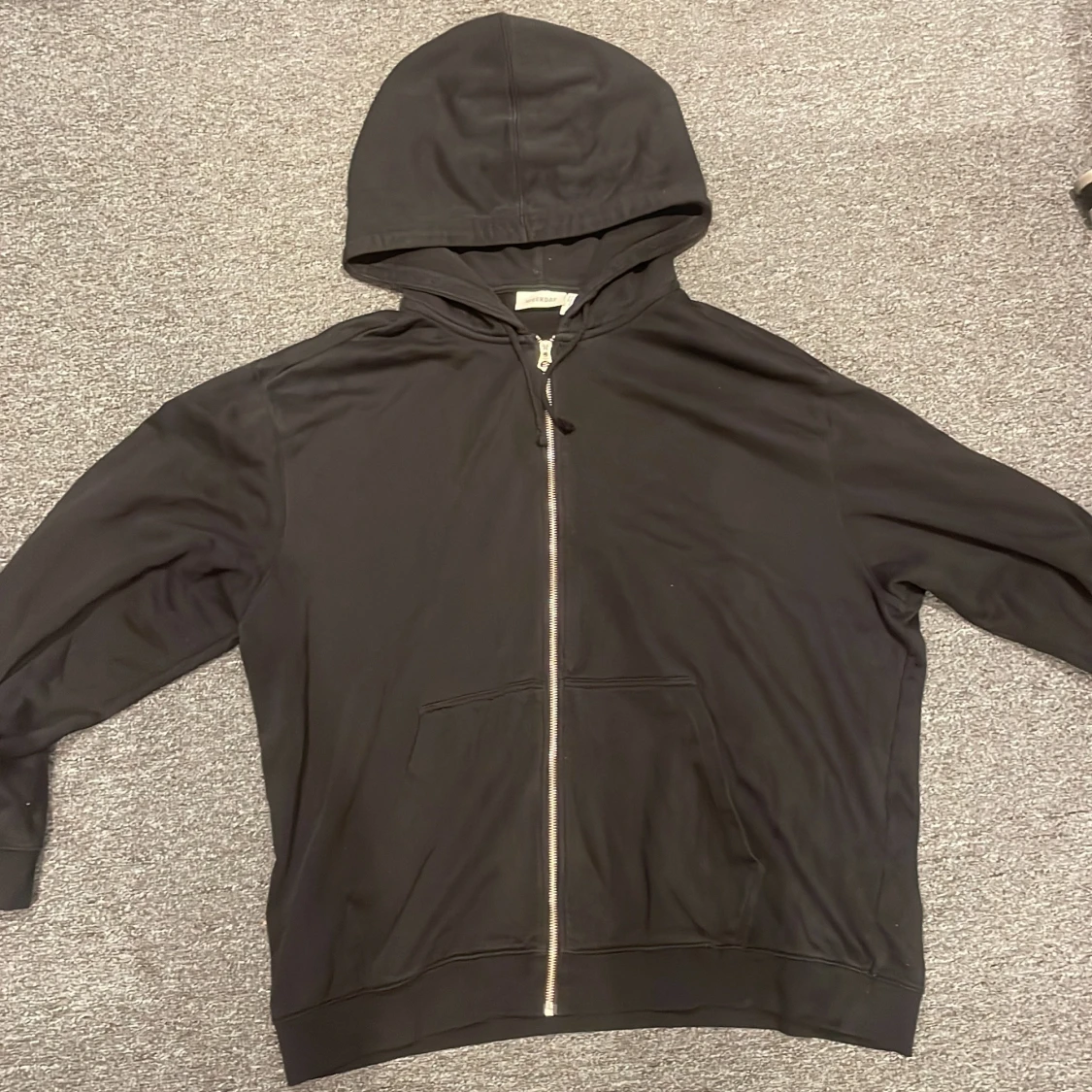 Svart hoodie weekday