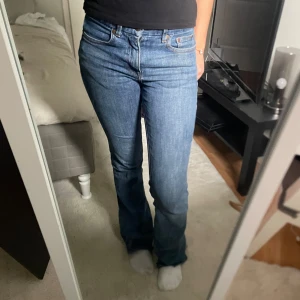 Zara jeans  - Bootcut jeans från zara, superbra skick  och super sköna. 