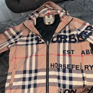 Burberry jacka - Stl M
