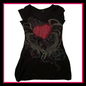 T-shirt🩷 - Jag säljer denna skit snygga t-shirt då den inte kommer till användning! Skriv gärna vid frågor eller fler bilder!💗