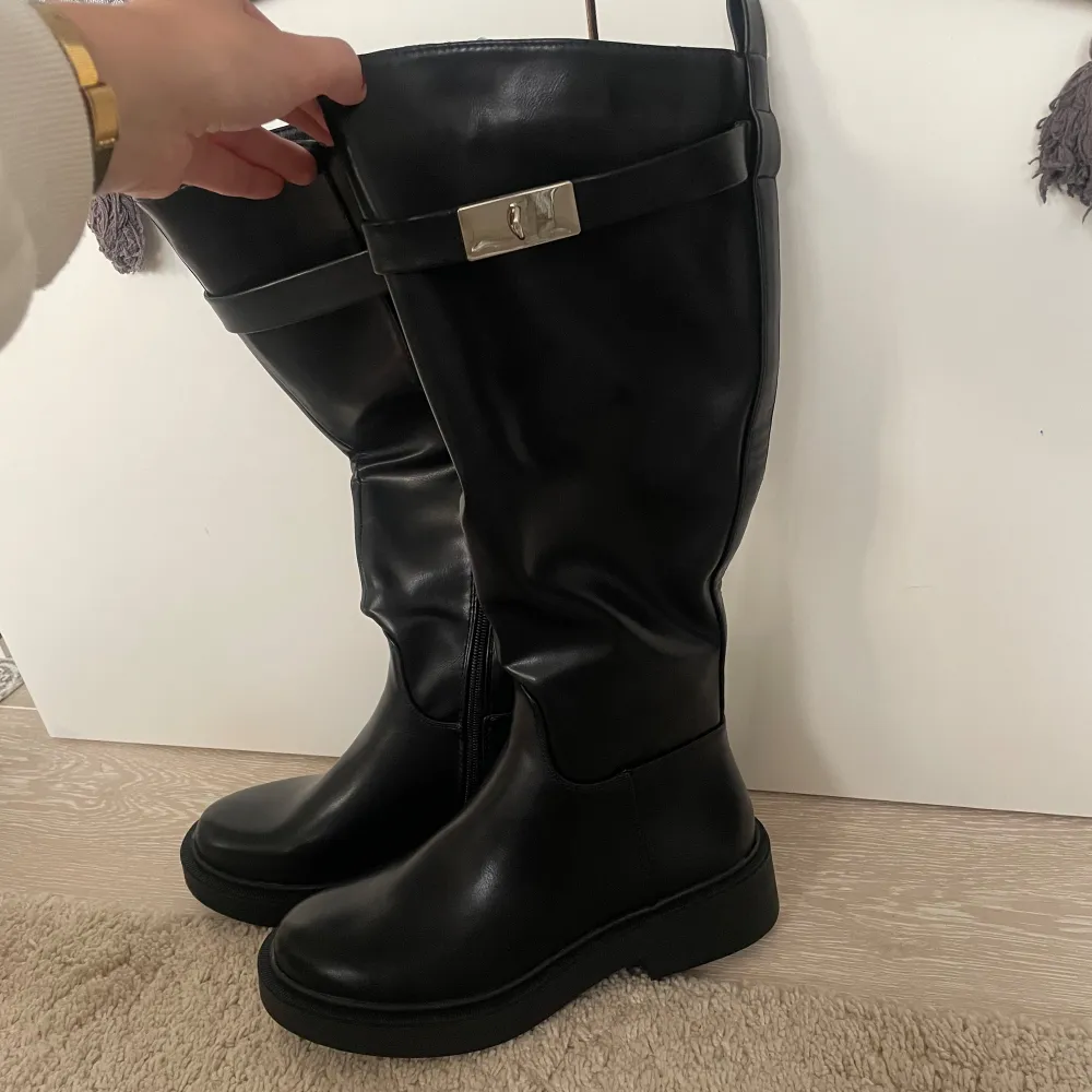 Stövlar / boots i storlek 38❤️ Säljer då jag aldrig använt dem! Helt nya🥰. Skor.