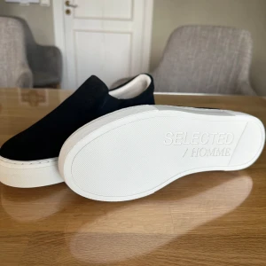 Mocka sneakers - Helt nya oanvända sneakers. 