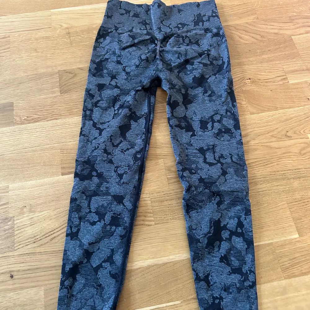 Storlek S! Mycket sparsamt använda💕. Jeans & Byxor.