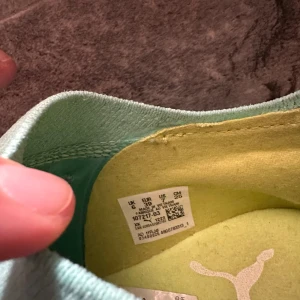 Fotboll skor  - Använt en gång små för min son 