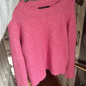 Stickad tröja - Rosa stickad tröja från Veromoda 💞 stl M använd relativt mycket men frf bra skick