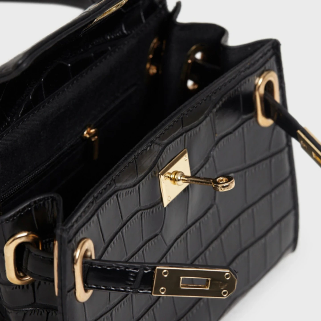 Liten handväska från Nelly  - 91