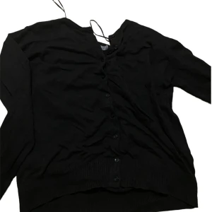 Mörk grön kofta  - Gullig mörk grön kofta. Kommer ej till användning💗