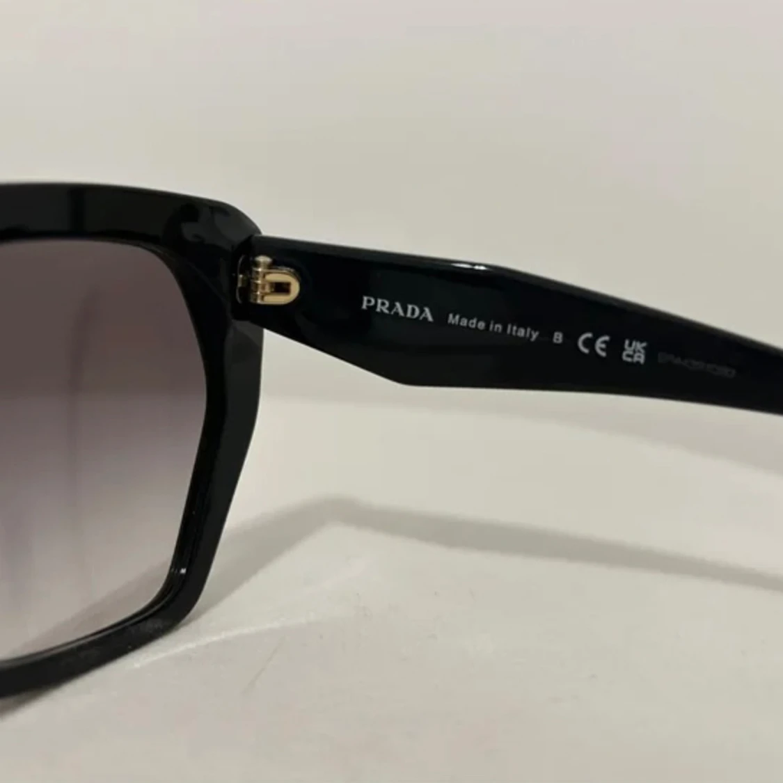 Äkta Prada solglasögon  - 90