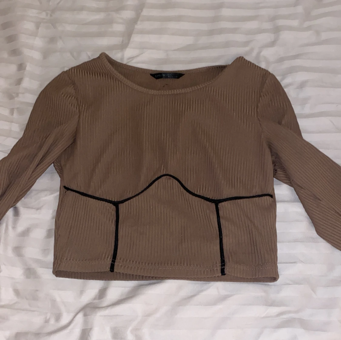 Fin långarmad kort tröja 