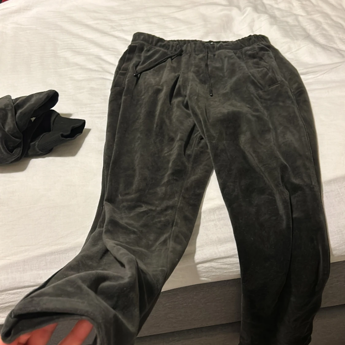 Relaxed fit H&M tracksuit i velour - 90