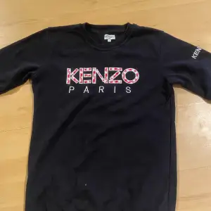 Kenzo sweatshirt Size S Passar man och dam 