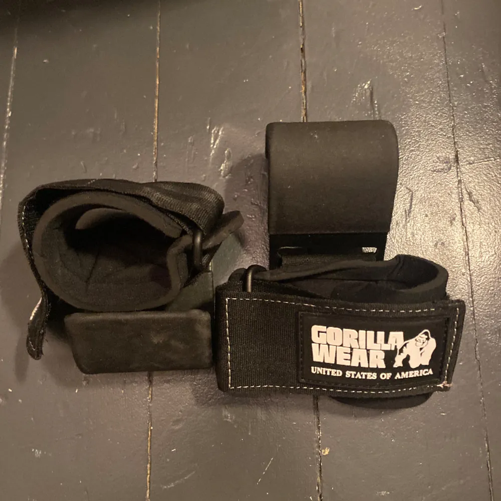 Lifting greps från Gorilla Wear. Testade 2 gånger. . Övrigt.