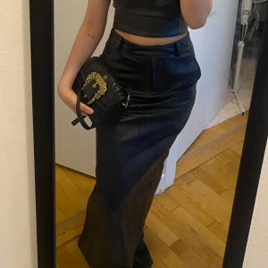 Skin kjol - Använt en gång storleken är Xs men den passar för storlek S med .