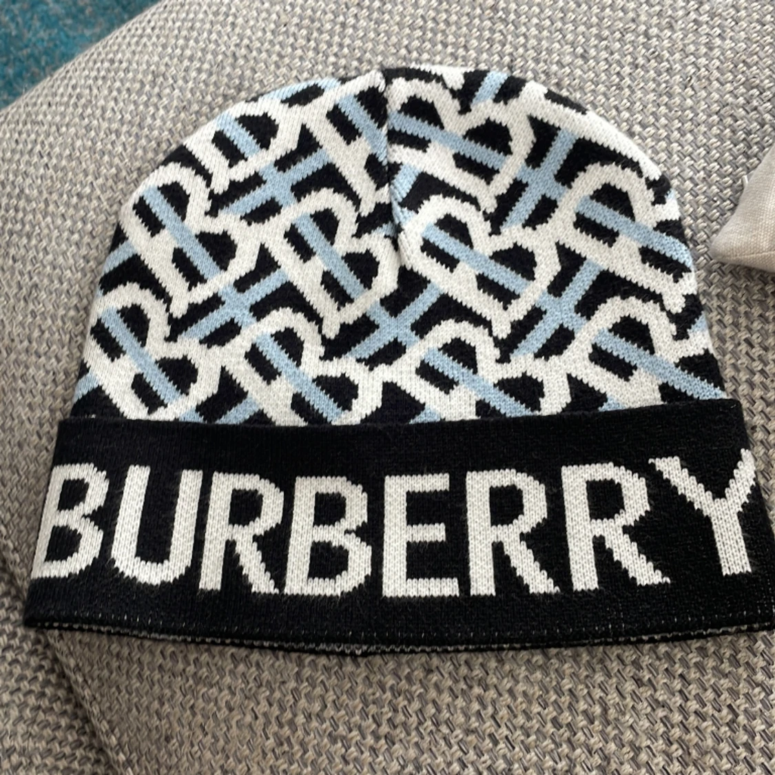 Burbery mössa 