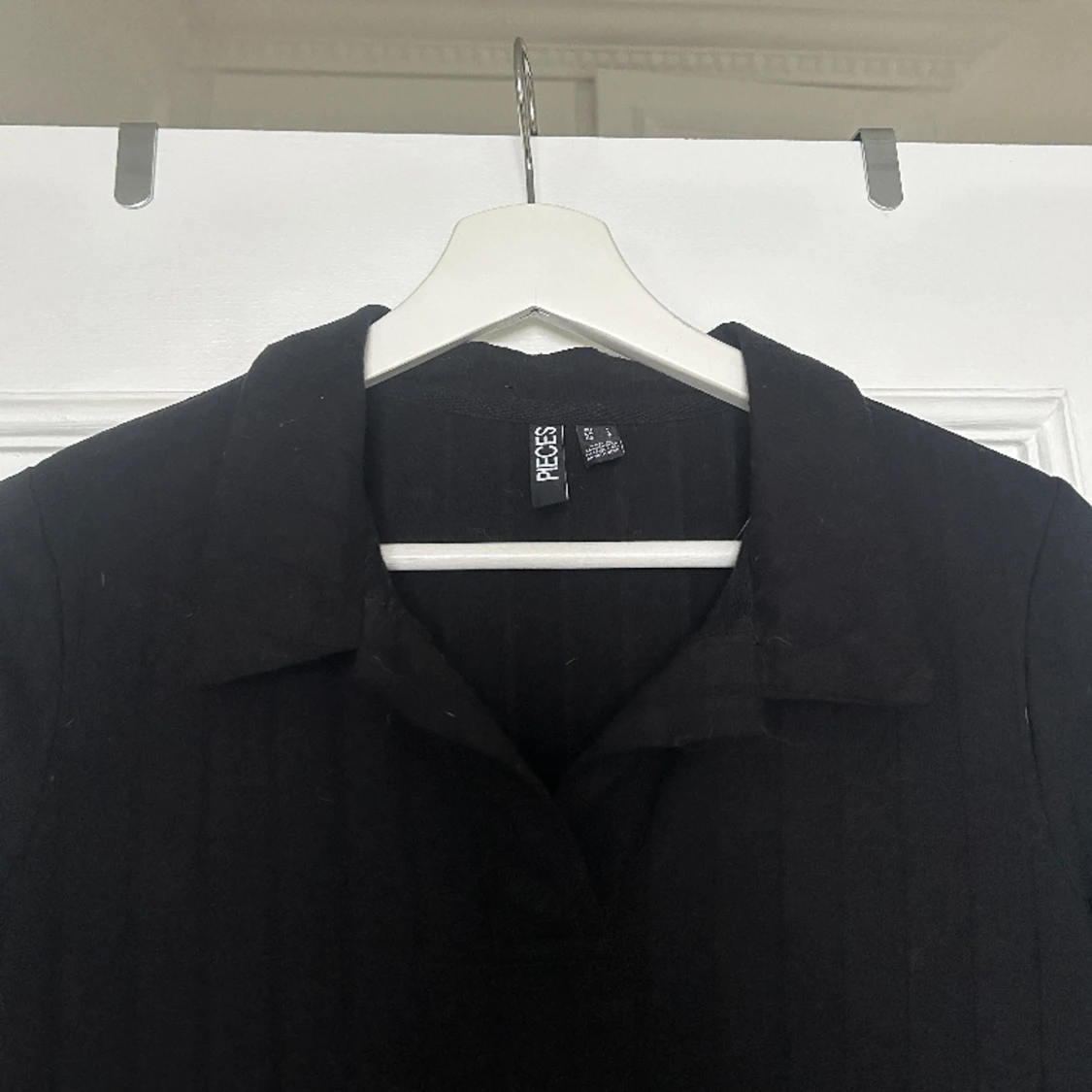 Svart thigt klänning  - 90