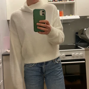 Stickad tröja - Supermysig stickad tröja från Gina! Använd ett fåtal gånger