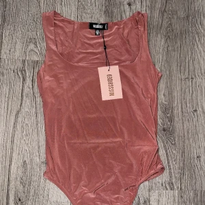 Body från missguided  - Ny med etikett storlek 36 