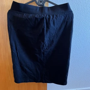 Kort kjol - Kort tajt kjol