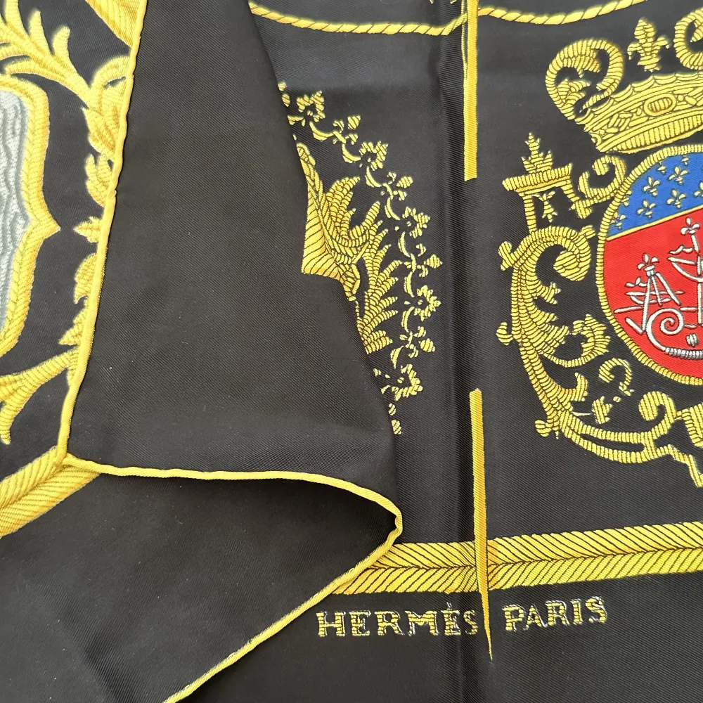 Hermes siden scarf, 90x90cm, nypris ca 7-9k Nyskick. Accessoarer.