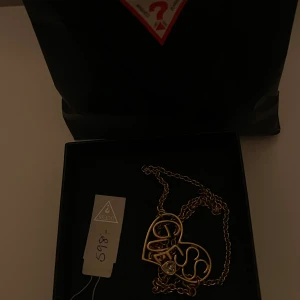 Guess halsband  - Aldrig använt guess halsband