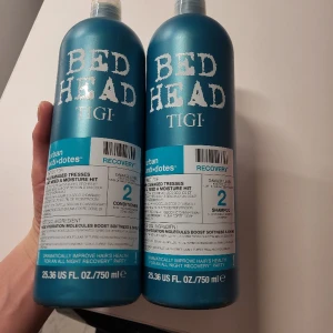 Bedhed tigi shampoo och balsam duo - Bedhead shampoo och balsam. Endast testad 3grr. Serie för slitet hår som saknar fukt. 