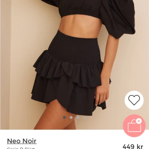 Volangkjol - Superfin volangkjol från neo Noir. Sparsamt använd. Nypris: 449, mitt pris: 200kr. Storlek s🩷