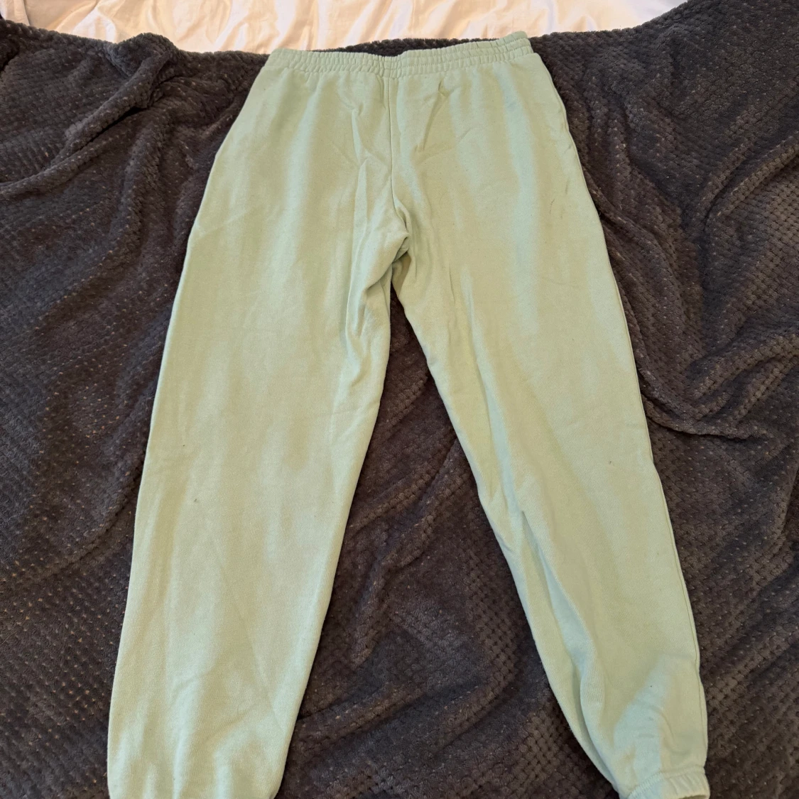 Ariana grande sweatpants! - 90