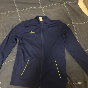 Nike - Nike dri fit tracksuit