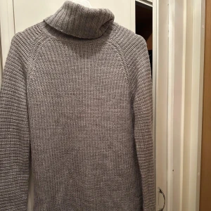 Tröja - Stickad tröja från ginatricot, stl XS använd fåtal gånger  