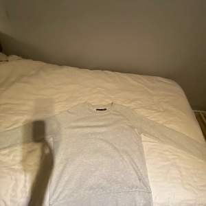 Jättefin grå tröja från lager 157 i strl xs💓 Säljs inte längre❣️ Inga defekter och oanvänd🩷