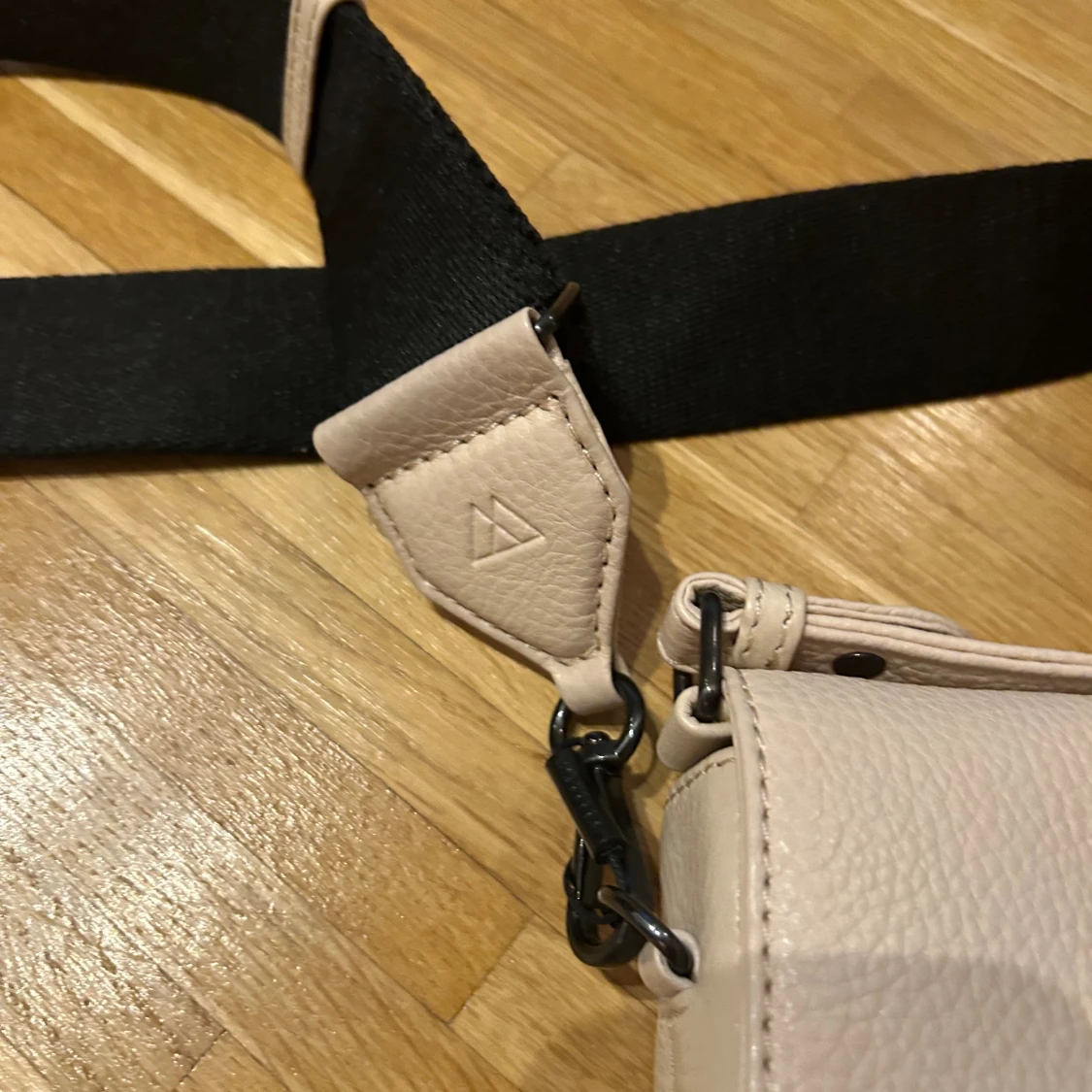 Markberg skinnvästs beig - 90