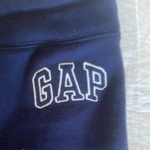 Lågmidjade mjukis  - jättesöta och sköna mjukis byxor från gap, lågmidjade och i super bra skick!