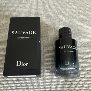 Dior Sauvage edp, ca 45ml kvar av 60ml Nypris: 1100kr  Batchcode: 3B04 