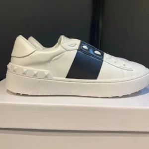 Valentino Garavani  - Helt nya Valentino Garavani 