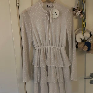 Nakd klänning  - Köpt på nakd aldrig använd 🩷☺️storlek 38