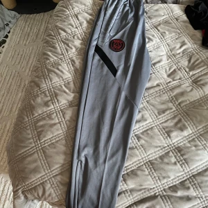 PSG mjukis byxor - Nyskick, ej använda pga för små