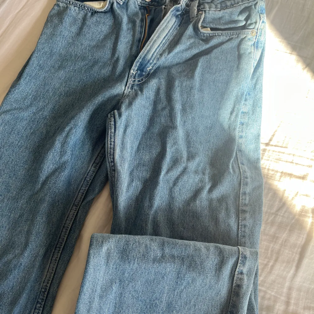 Carin Wester jeans i Stl 38. Lite utsvängda i benen . Jeans & Byxor.