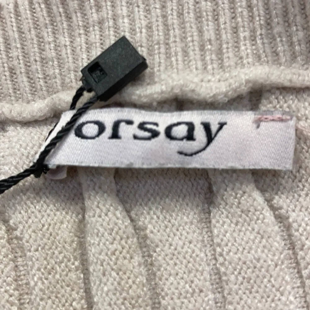 fin tröja som inte kommer till användning, storlek S. Köp direkt för 80kr💞. Tröjor & Koftor.