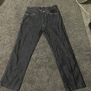 Svarta jeans - Dom är mörk mörk blåa. Vi kan snakca pris oxo