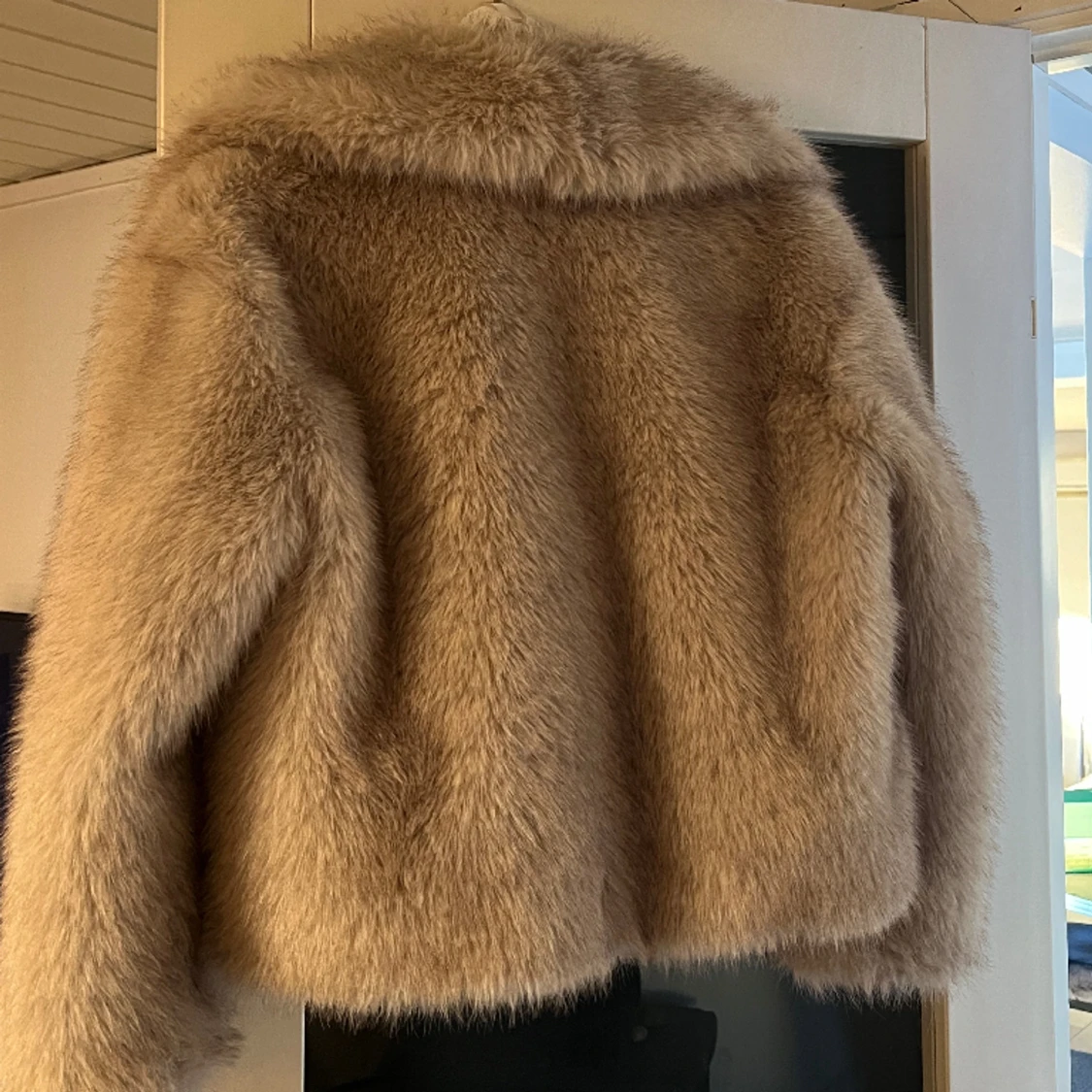 Zara kort faux fur jacka - 91